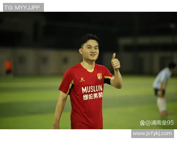 深圳足球队灵活性展现引发大师赛热议与期待